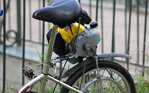 自自制造摩托腰带发明者袖珍割草机踏板速度自行车运动滑轮骑术图片