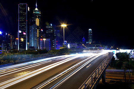 晚上在香港繁忙交通摩天大楼旅行戏剧性场景天空汽车景观街道天际速度图片