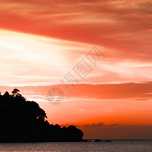 安达曼海的日落天空假期正方形阳光旅游天堂风景太阳橙子照片图片