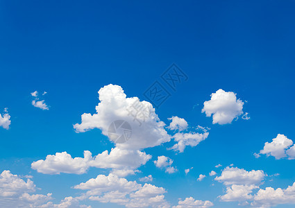 蓝色的天空和许多小云云图片