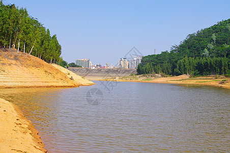 河在中华南城深圳相遇水库风景经济速度天空进步起重机科学城市橙子图片