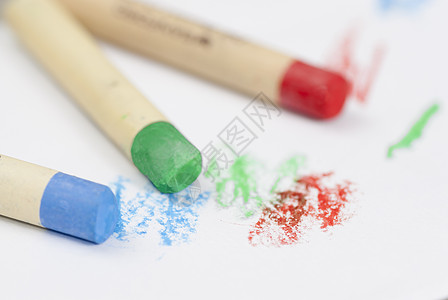 用彩色蜡笔绘制蓝色铅笔学生教育素描创造力多样性幼儿园工艺光谱图片