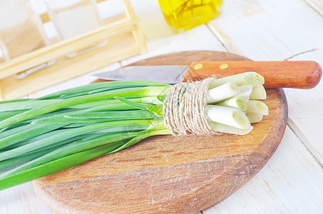 绿洋葱农业洋葱叶子生长蔬菜食物沙拉饮食发芽盘子图片