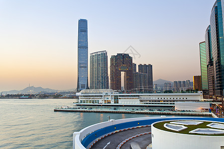 香港天线地标金融海岸商业银行晴天摩天大楼建筑顶峰公寓图片