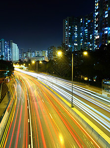 高速公路上的光线路街道运动戏剧性景观运输公共汽车地标城市车辆踪迹图片