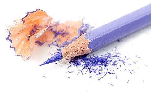 磨碎的铅笔和木屑锐化绘画螺旋学校教育刨花工具大学紫色工作图片