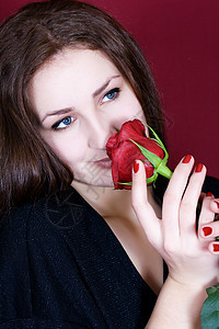 红玫瑰女孩化妆品工作室玫瑰红色皮肤裙子女性头发喜悦女士图片