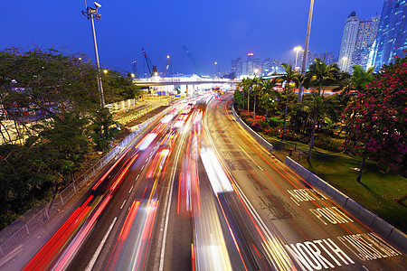 夜间阻塞交通堵塞照明保险杠烟雾旅行运输景观运动市中心汽油场景图片