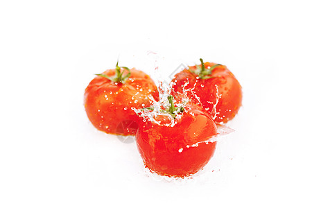 西红柿 白上隔着一滴水宏观速度地球活力水果运动生活天空食物涟漪图片