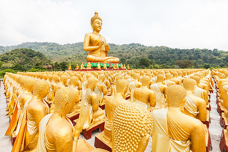 佛祖纪念公园的金芽精神建筑学金子信仰寺庙雕像新手大法会佛教徒雕塑图片