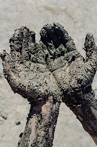用泥土治愈 健康医疗程序 脏手图片