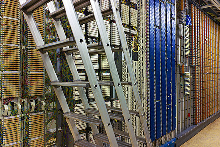 服务器机房和控制板技术互联网托管通讯科学按钮电脑软件电缆硬件图片