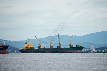 货运货船起重机运输码头贸易商业货物背景图片