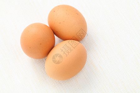 新鲜鸡蛋食物生活圆圈胚胎盒子白色家禽早餐母鸡椭圆图片