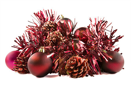 白色孤立背景上的圣诞和新年装饰反射庆典派对团体奢华风格金属菠萝传统装饰品图片