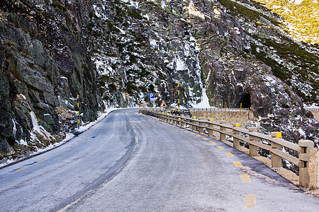 葡萄牙山地公路螺旋假期街道旅行工程卷曲汽车荒野悬崖岩石图片