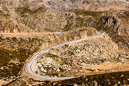 葡萄牙山地公路岩石农村危险悬崖街道风景旅行假期汽车荒野图片