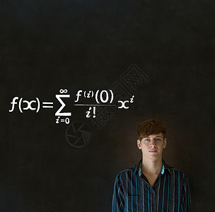 具有粉笔背景的数学或数学教师木板方程知识课堂大学学生教育教学男性班级图片