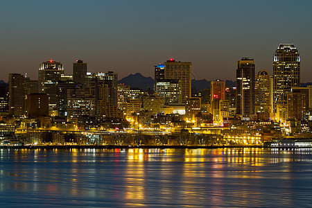 西雅图华盛顿滨海边天际线 黎明图片