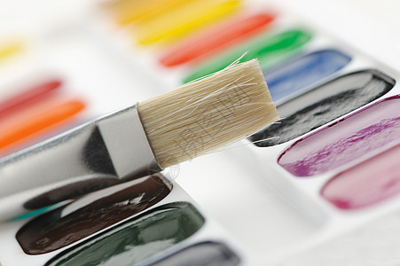 油漆刷笔艺术家工具白色画笔天赋绘画油画画家罐头工艺图片