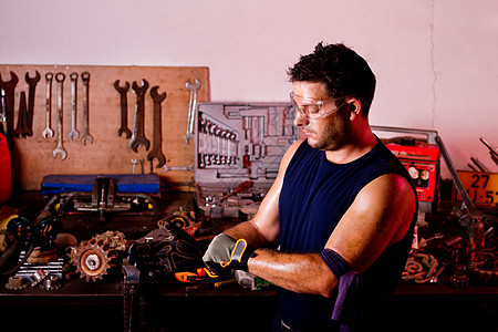 男性机械技工工具工程师商业润滑脂职业手套技术员维修男人服务图片