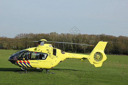救援直升机情况航空救护车黄色飞行员医疗安全紧迫感医生医院图片