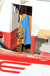 一艘旧渔船 拖网船的详情旅行蓝色金属钓鱼建筑木头运输海景港口海岸图片