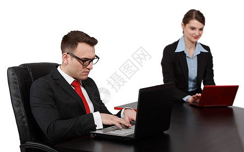 笔记本电脑上的青年商业伴侣组织学习生意人眼镜商务办公室女性男性男人同事人士图片