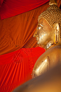 泰国Wat Pho的金佛雕像图片
