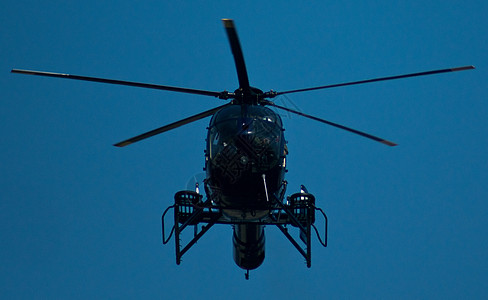 警务直升机救生员航班飞行菜刀警察图片
