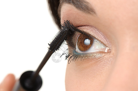 使用斜线刷子应用 mascara棕色女性女孩治疗眼影白色刷子睫毛膏皮肤睫毛图片
