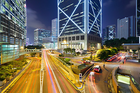 城市的夜间交通街道公共汽车速度辉光场景车辆运动市中心汽车商业图片