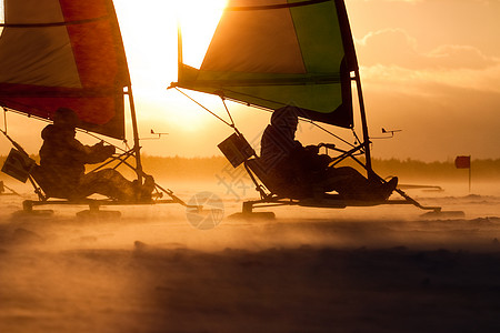 防冰雷加塔帆船竞赛优胜者运动员水手地平线前灯情感速度活力图片