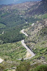 格雷多斯山两条农村公路图片