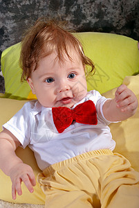 红领带的快乐婴儿图片