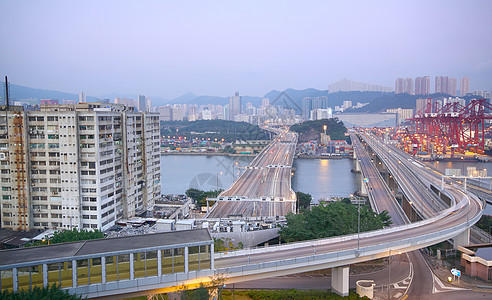 城市地区黄昏桥梁夜生活土地集装箱交通城市天际广告牌街道建筑物图片