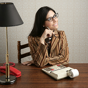 会计秘书长级女古代办公室快乐思考商业女性墙纸技术计算器眼镜管理人员古董图片