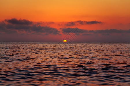 地中海海日日夕阳日落 阳光照耀天堂蓝色日落太阳气候场景戏剧性云景天气紫色图片