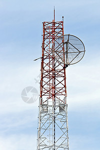 电信无线电天线塔上的卫星天线机动性光盘收音机海浪蓝色商业车站信号微波桅杆图片