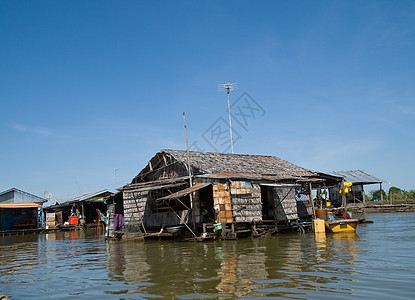 柬埔寨Tonle Sap的漂浮村庄季节住宅季节性社区房子别墅季风图片