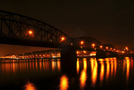 桥黑色黄色建筑学城市金属镜子反射图片