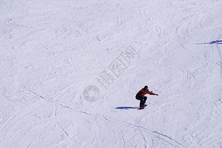 高加索山区活跃的娱乐和旅游活动在高加索山区男人单板温泉极限假期微笑滑雪者滑雪游客运动图片