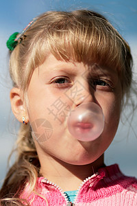 胶气泡孩子幸福鼻子眼睛头发女孩青年糖果女孩们图片