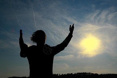宗教礼拜男性唱歌精神太阳上帝天堂教会收成男人祷告图片
