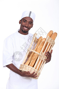 贝克带一篮面包包男性工人混血男人面包卫生员工职场微笑工作室图片