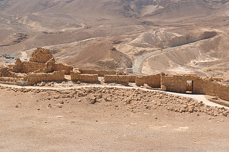沙漠中古老马萨达堡垒的废墟图片