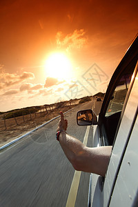 良好驱动力旅行沥青运输男人汽车天空职业情感喜悦交通图片