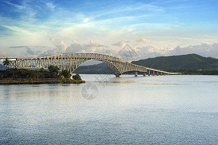 圣胡安尼科桥车道沥青旅行场景曲线民众汽车交通工程技术图片