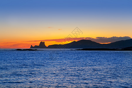 伊比萨岛日落 Es Vedra背景涟漪假期旅行海洋蓝色海岸胰岛天空海滩橙子图片