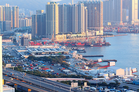 城市地区黄昏土地交通日落街道夜生活风景天空房屋建筑物集装箱图片